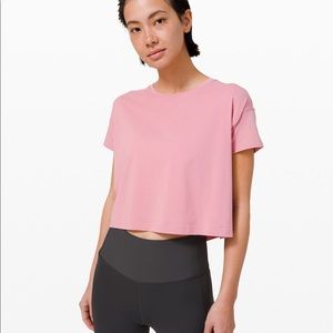 Lululemon cates tee crop